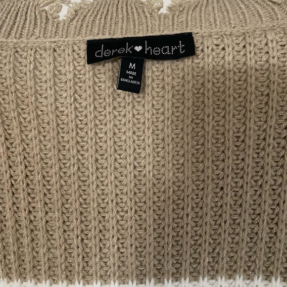 NEW DISTRESSED BLOCK SWEATER
⭐️LONG SLEEVE CROP STYLE ⭐️ - Picture 10 of 10